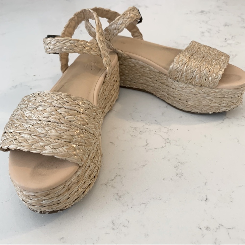 Universal Thread Raffia Flatform Sandal